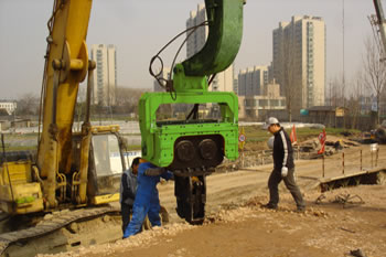 Excavadora con martillo vibrante montado V-500A